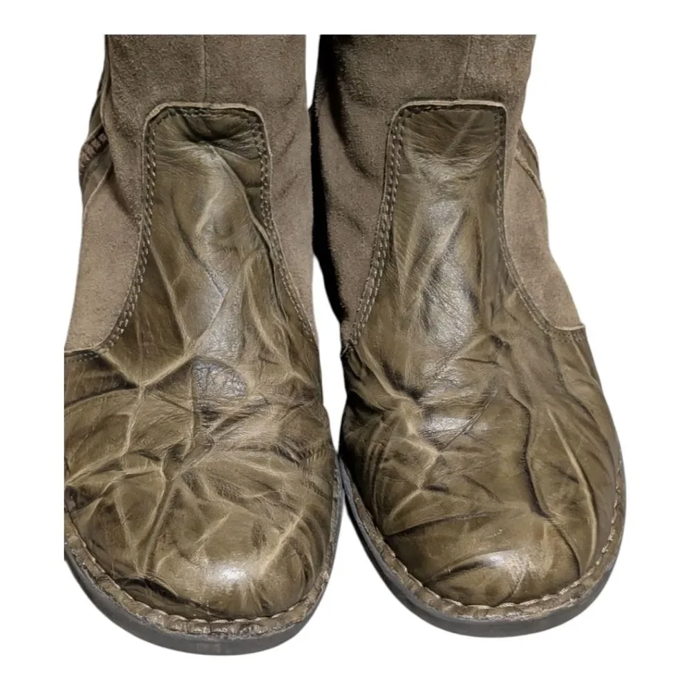 Clark Women's Olive Green suede leather boots side zip reptile look size 8M